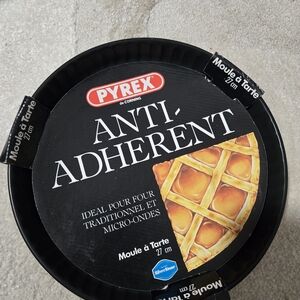 Pyrex Non-Stick Pie Pan